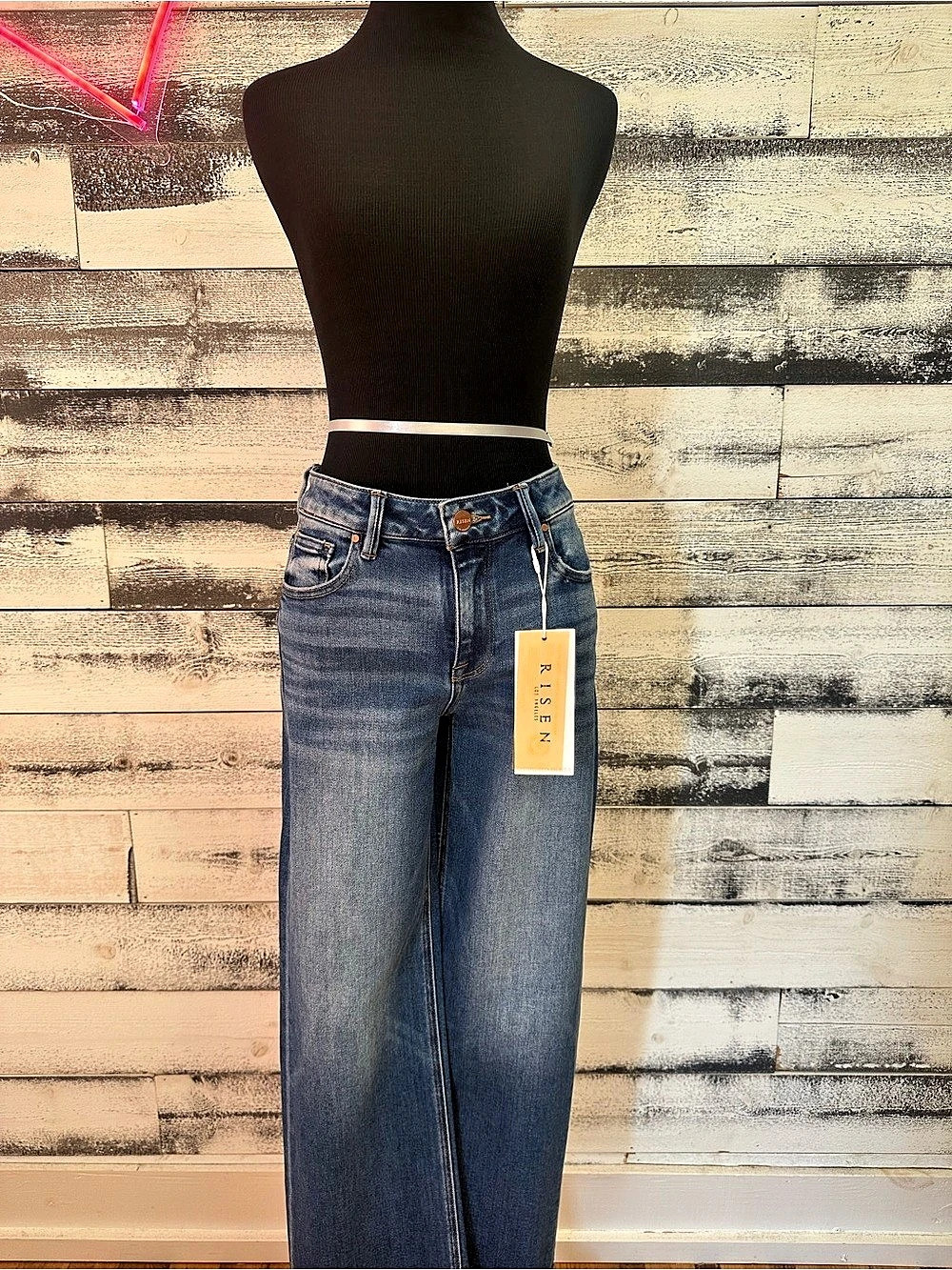 Risen Straight Leg Jeans in Blue Waist 3/26 NWT